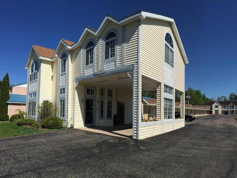 Thunderbird Inn Of Mackinaw City Exterior photo