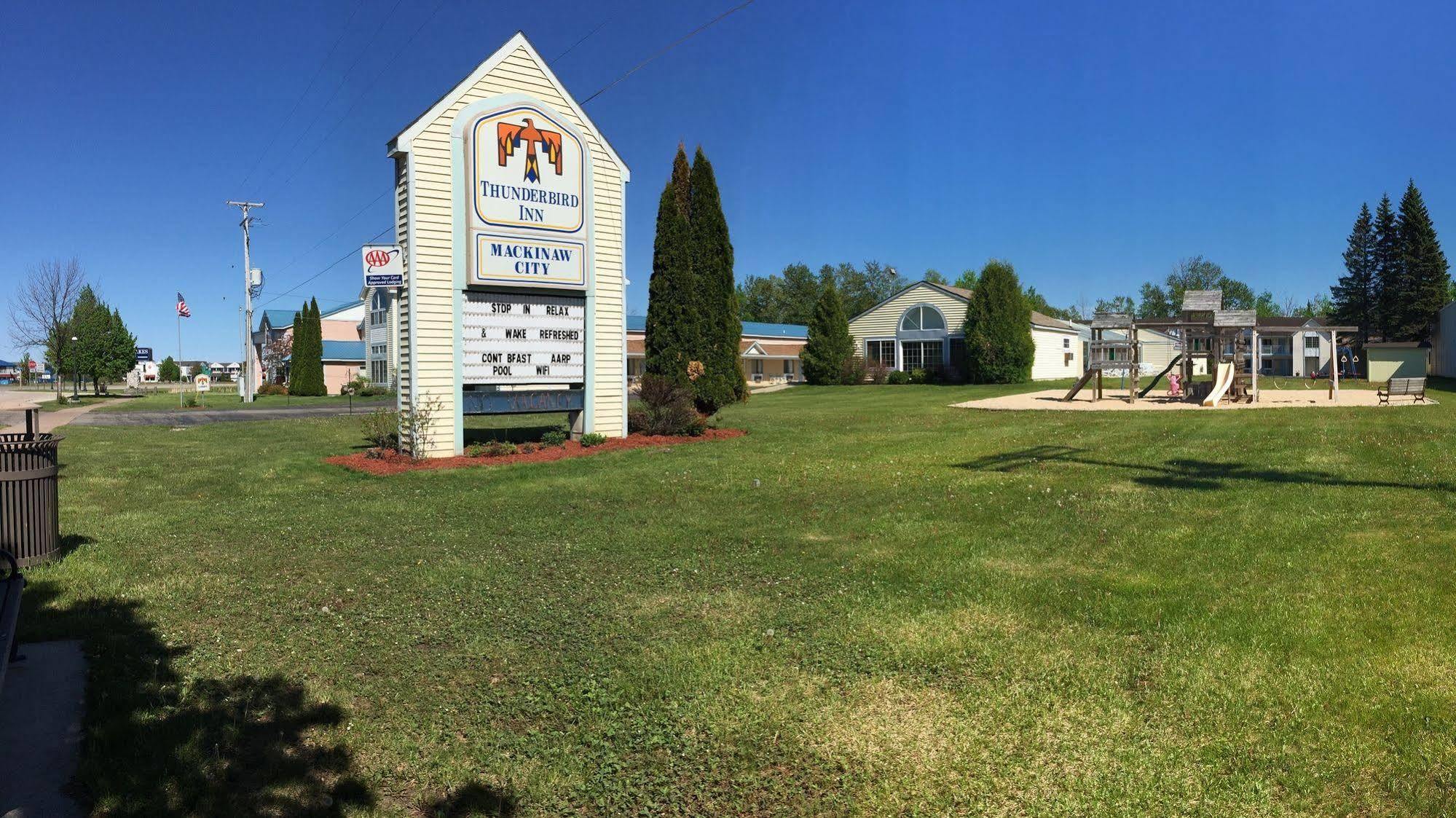 Thunderbird Inn Of Mackinaw City Exterior photo